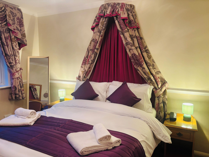 Bedroom 3, The Little Silver Country Hotel, Kent