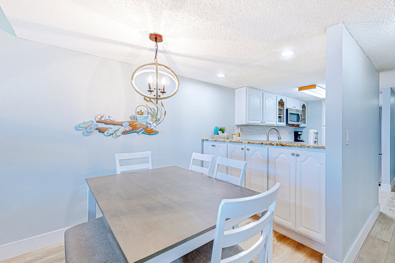 Room 3, Oceanfront Rental With Amazing Views, Beach Access, Pools, Tennis & Pickleball, Saint Johns