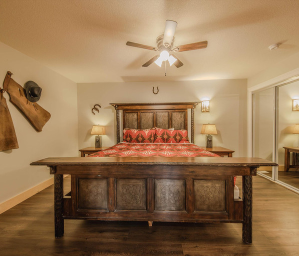 Room 3, Magnificent 7 Home for 19, Flathead