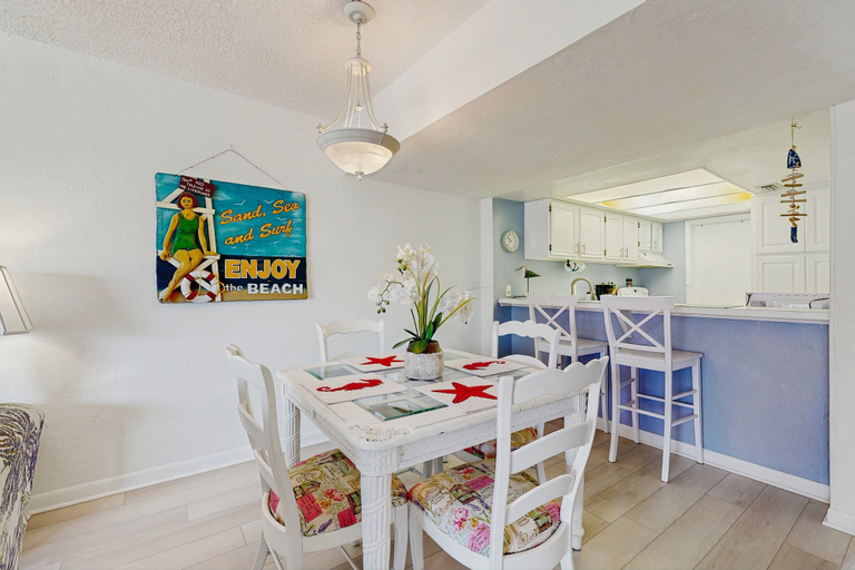 Room 2, Oceanview Condo With Beach Access, Pool, Tennis Courts and Private Patio, Saint Johns