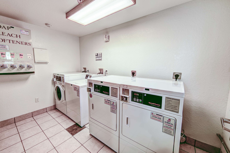 Others 5, Motel 6 Niantic, CT - New London, New London