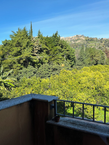 View from room 4, AGRITURISMO FEUDO GAGLIARDI, Reggio Di Calabria