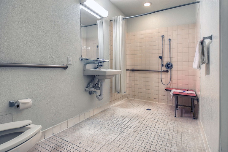Bathroom 4, Motel 6 Chino, CA - Los Angeles Ontario, San Bernardino