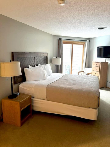 Room 5, The Pointe Resort & Club 1 Bedroom Condo, Oneida