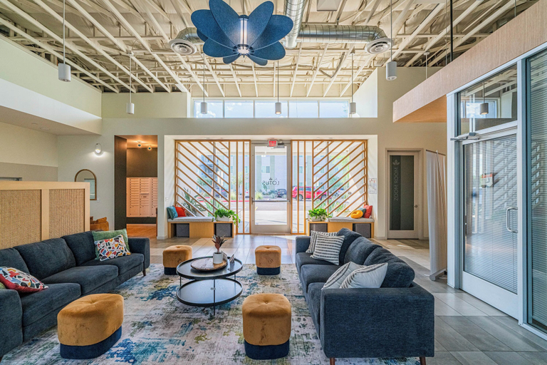 Lobby 5, Lotus 2506, Maricopa
