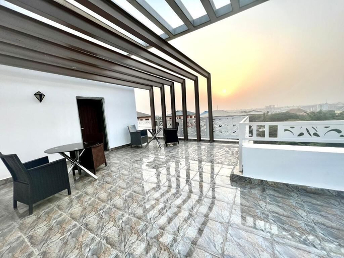 Outdoor dining, Tetra Desire Hotel, Bwari