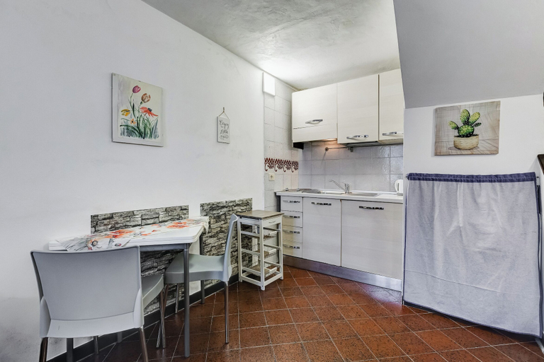 Private kitchen 2, Charming Apt with Garden and Park, Rome