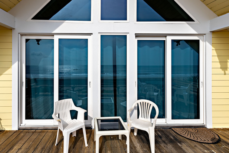 Terrace/patio 3, A-frame Beach House Steps From the Ocean With Deck & Central AC, Saint Johns