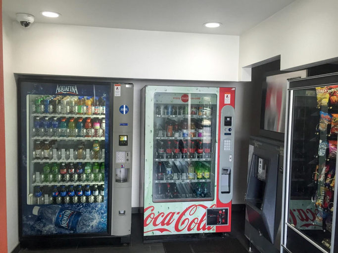 Food & Drinks 5, Motel 6 Oroville, CA, Butte