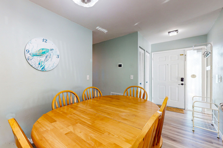 Room 5, Water-view Dog-friendly Home With Outdoor Space & Entertainment Options, Flagler