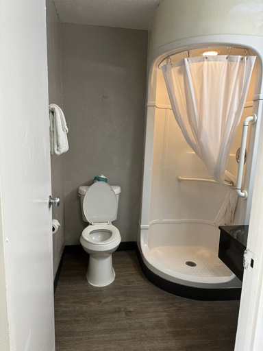 Bathroom 5, Motel 6 Jacksonville, FL - Orange Park, Duval