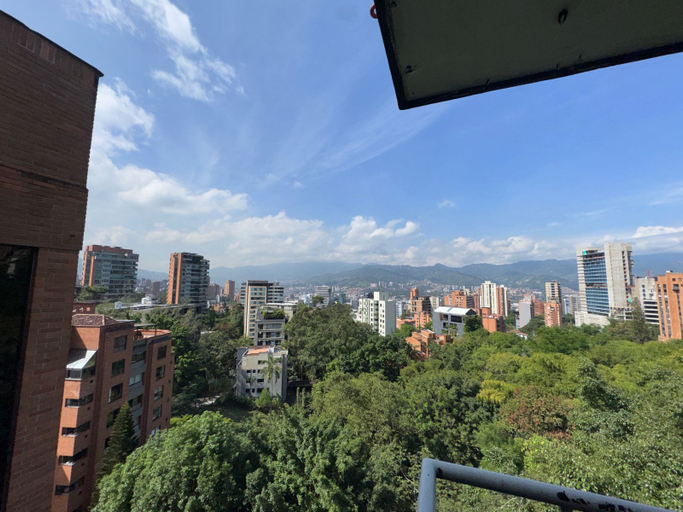 City view from property 5, PENTHOUSE RIO CLARO 1002, Medellín