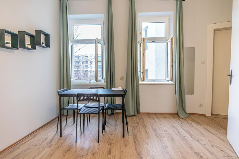 Dining 2, Modern Apt Near Danube Canal Long Stay, Wien
