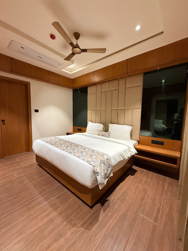 Room 3, Hariganga S The Lake Attitude, Amravati