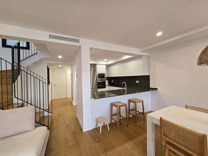 Room 5, The Roger Terrace 2BR With Pool gym in Barcelona, Barcelona
