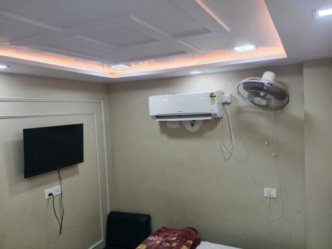 Room 4, Apna Banaras Paying Guest House, Varanasi