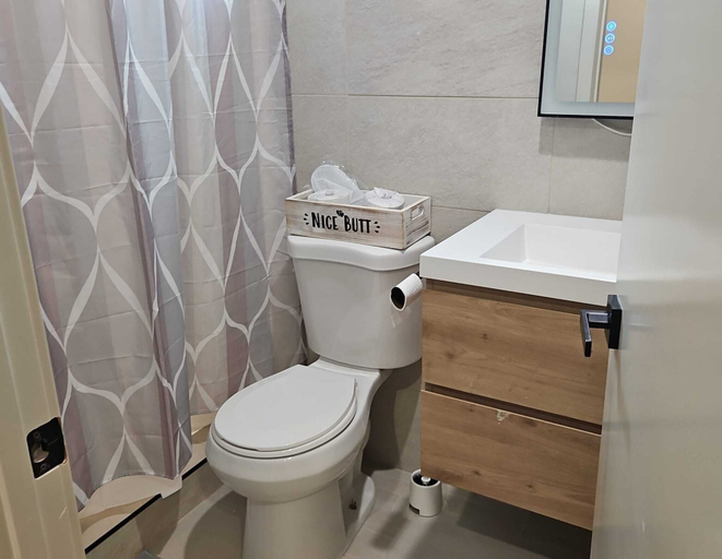 Bathroom 4, Modern Townhomes Minutes from Downtown LA, Los Angeles