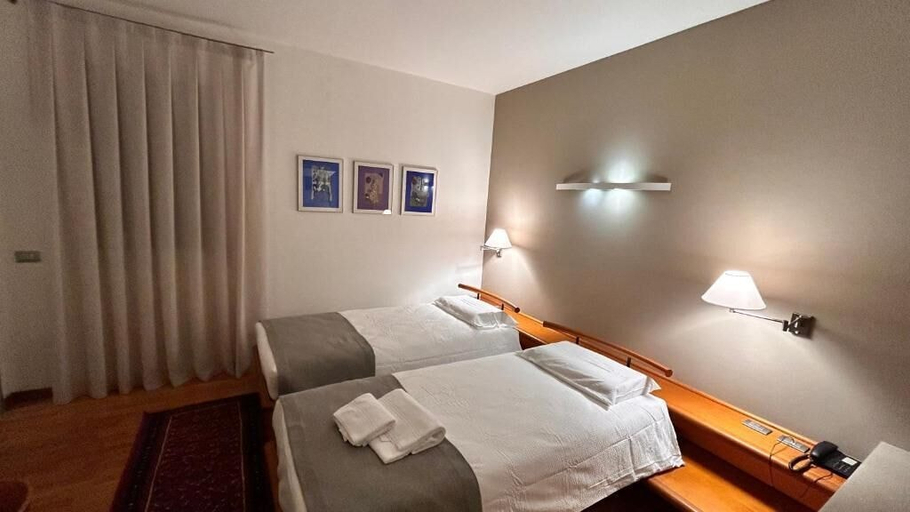 Room 2, HOTEL CENTRALE RESANA, Treviso