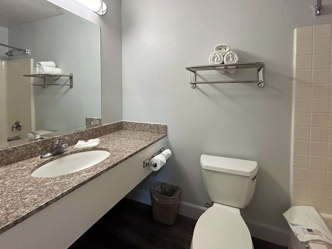 Bathroom 4, Studio 6 Suites Hesperia, CA – West Main Street – I-15, San Bernardino