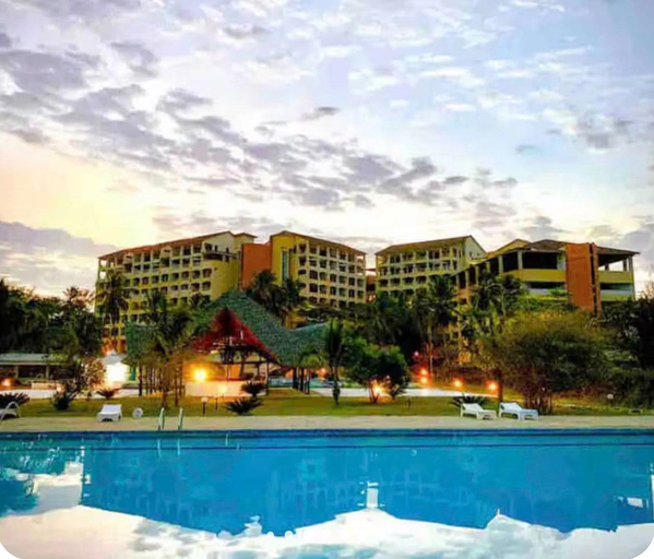 Pool 5, Golden Sun Beach Apartments, Msambweni