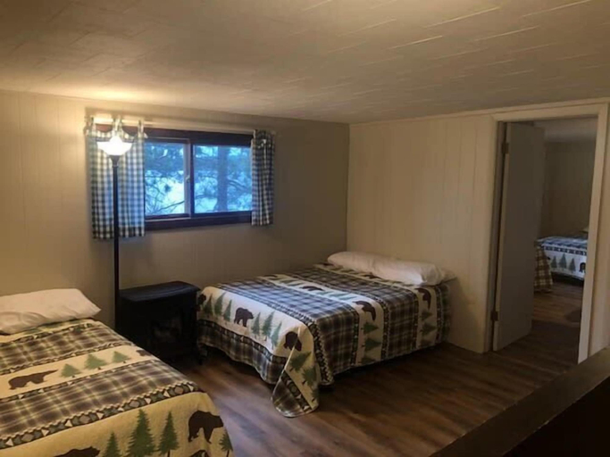 Room 2, Gresham Shores - Big Dipper - PET Friendly, Vilas