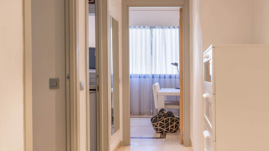 Room 2, Engracia Square 1-bedroom Apartment in Chamber, Madrid