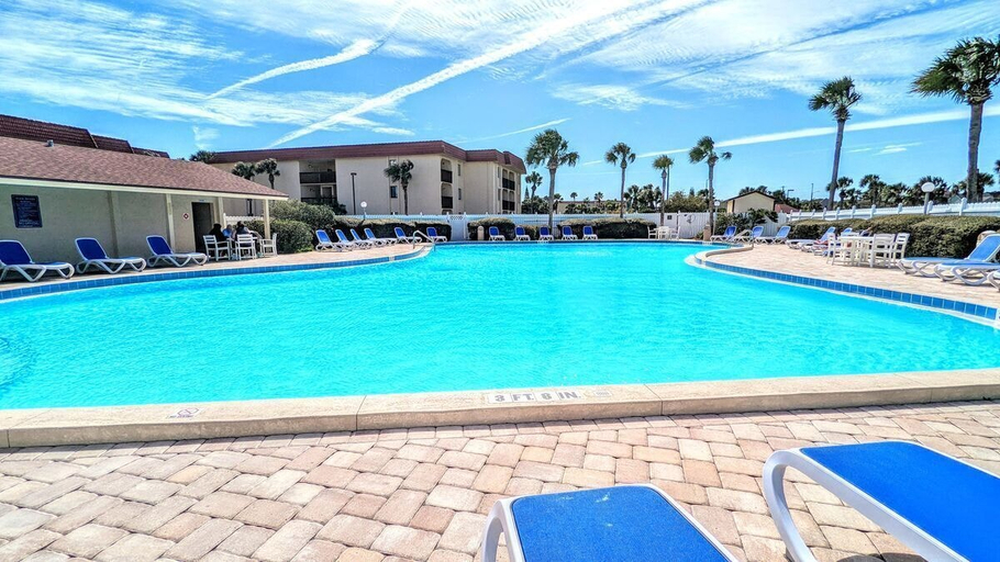 Pool 4, Updated Oceanfront, Oceanviews! 5 Hot Tubs 2 Resort Pools! Trolley St Augustine Beach, Saint Johns