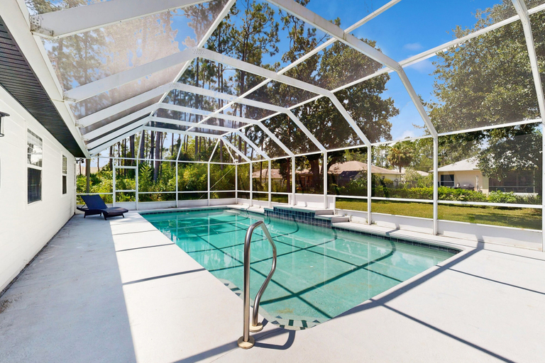Pool 4, Home Near the Beach With Private Pool, Inviting Patio, Streaming & AC, Flagler