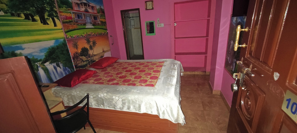 Room 2, Sribhgavan mansion lodge, Tiruvannamalai