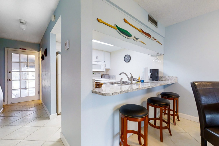 Private kitchen 4, Fabulous Oceanfront Find in Flagler Beach W/shared Pool, Wifi, Central AC, W/D, Flagler