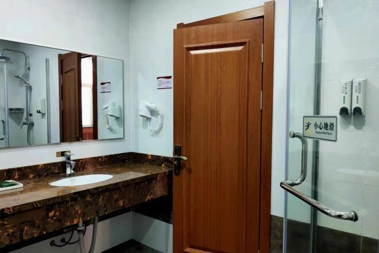 Bathroom 3, Dongguan Hotel, Yanbian Korean
