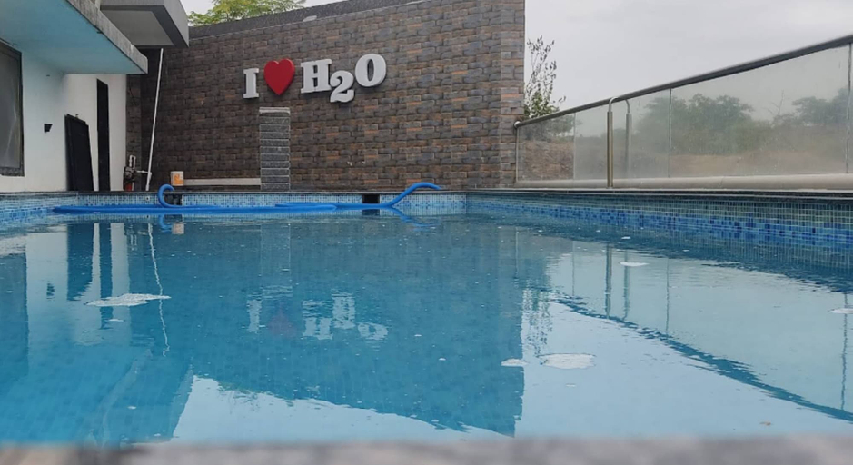 Pool 5, H2O Valley lgatpuri, Thane
