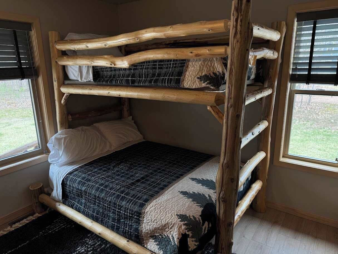 Room 4, Fox's Den Fence Lake Home - Private With Lake View, Vilas