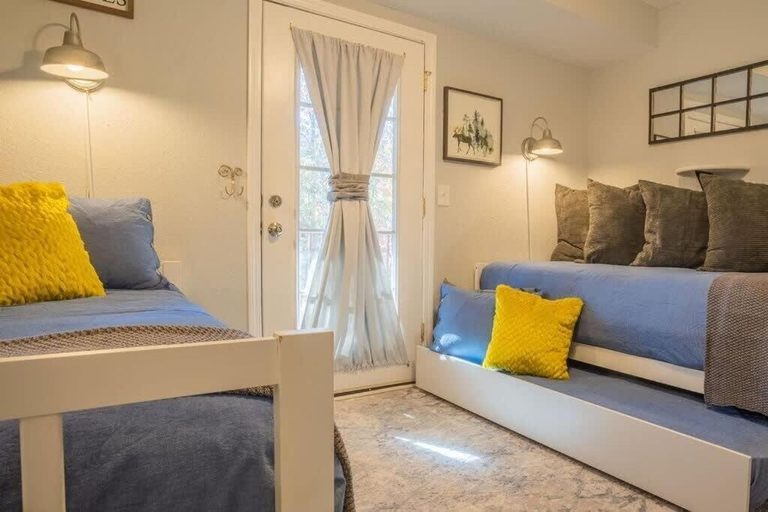 Room 5, FIREFLY LODGE E, Sevier