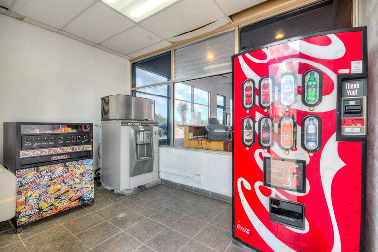 Food & Drinks 5, Motel 6 Van Horn, TX, Culberson