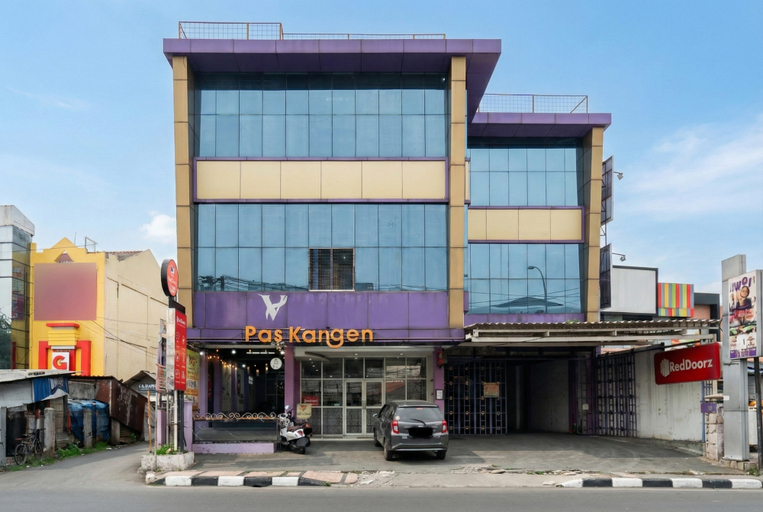 Exterior & Views 2, RedDoorz Plus near Stasiun Bekasi, Bekasi