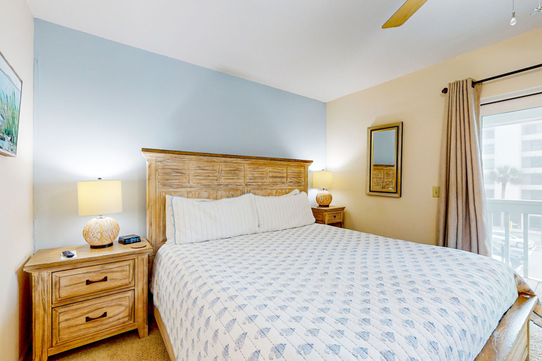Room 3, Ocean-view Townhome With Balcony & W/D - Walk to Beach - Dog-friendly, Duval