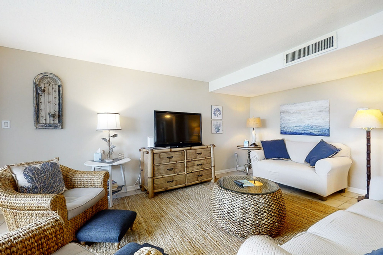 Interior 3, Renovated Condo With Balcony, Lush Views, Outdoor Pool, Nassau