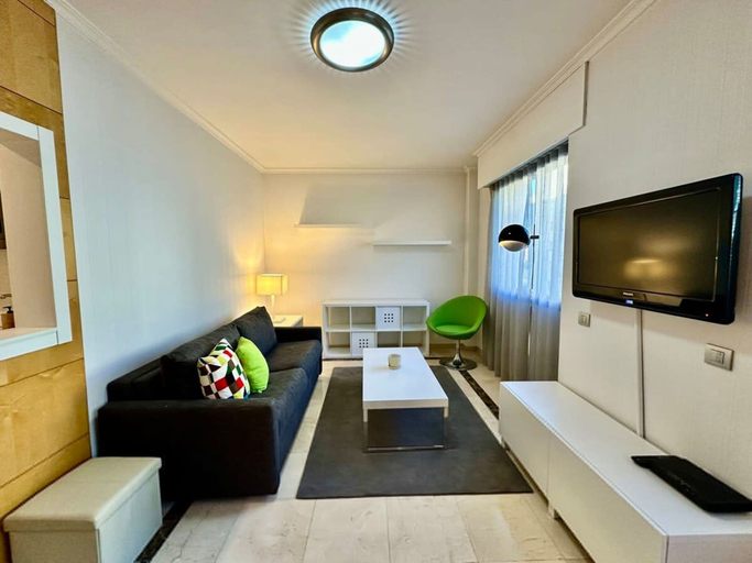 Room 3, Engracia Square 1-bedroom Apartment in Chamber, Madrid