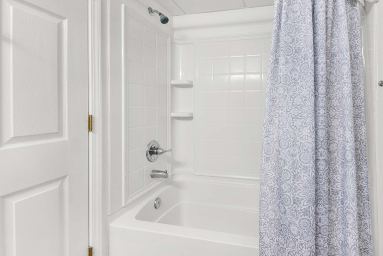 Bathroom 4, Sand Dollar W-101, Escambia