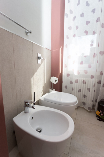 Bathroom 5, segui le note della tua vita, Cremona