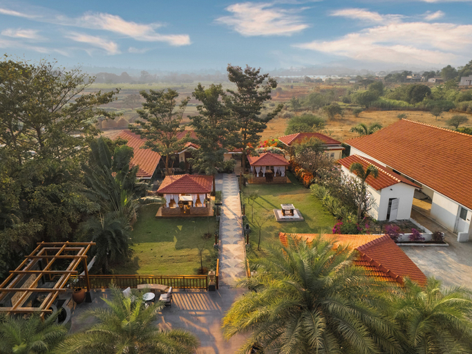Restaurant 5, The White Resort and Spa Pawna, Pune