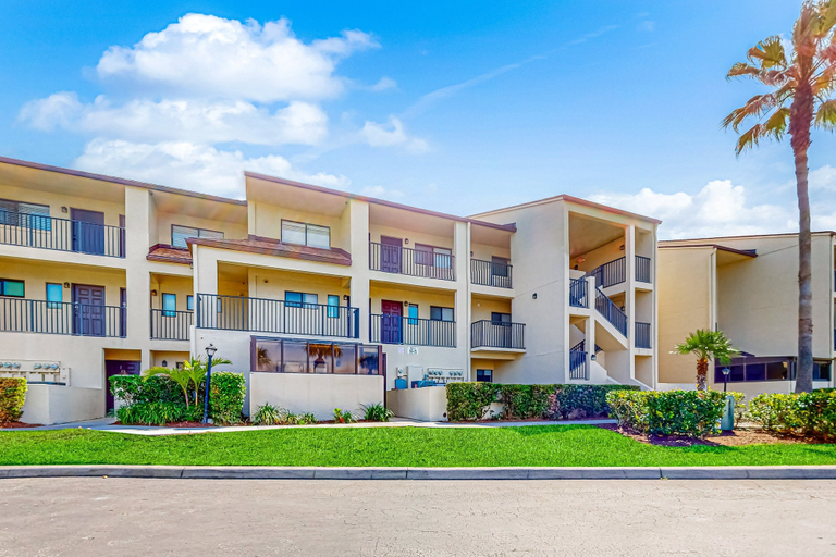 Exterior 5, Recently Updated Resort Condo With 2 Pools, 2 Balconies, Ocean Views, Bbq, & W/D, Saint Johns