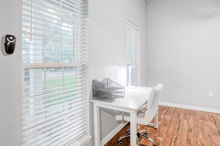 Interior 5, Updated, Dog-friendly gem W/fenced Yard, Foosball & Pool Tables, Wifi, Fireplace, Saint Johns