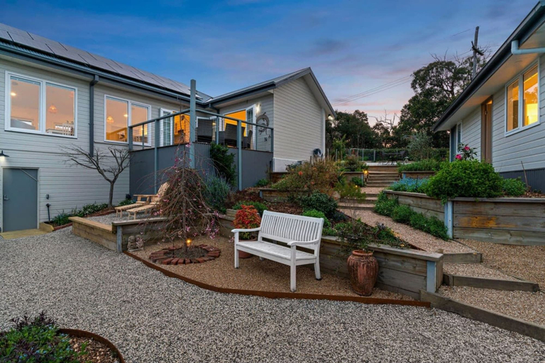 Exterior & Views 2, Skyline Views Yarra Valley s Elevated Escape, Yarra Ranges - North