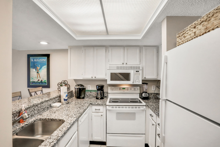 Private kitchen 2, Ocean-view Condo With 2 Pools, Beach Access & Private Lanais, Saint Johns