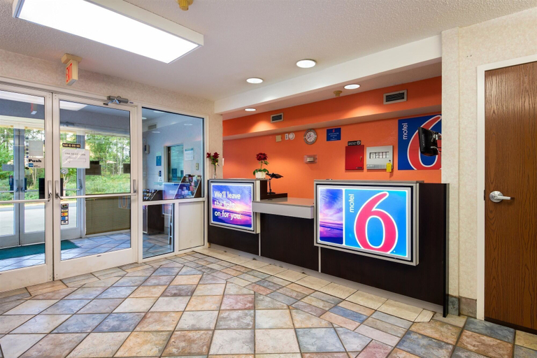 Others 5, Motel 6 Statesville, NC, Iredell