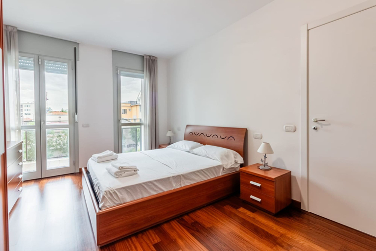 Room 4, Modern and Peaceful Apartment With Balcony, Milano