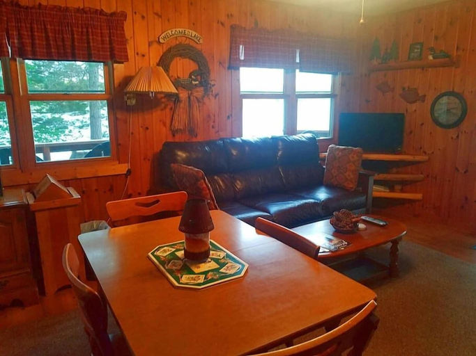 Others 5, Knotty Pine: Norway - On Lake Minocqua, Oneida