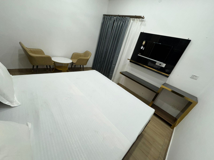 Room 4, Nurem Hotel & Resort, Patiala
